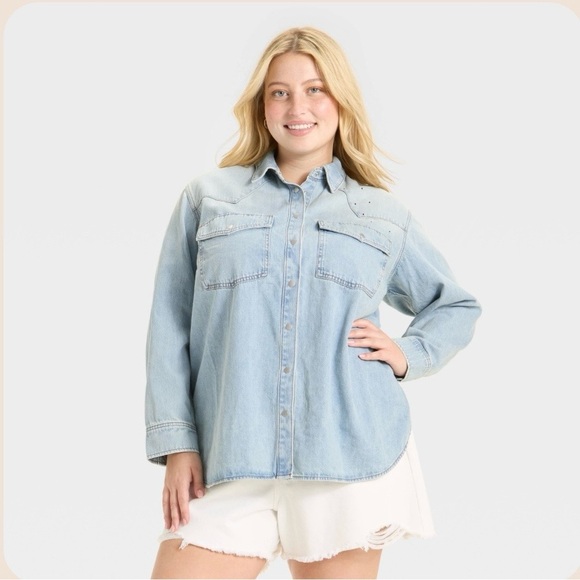 Universal Thread Jackets & Blazers - NWOT Universal Thread Long Sleeve Denim Jean Jacket- Light Wash XXL